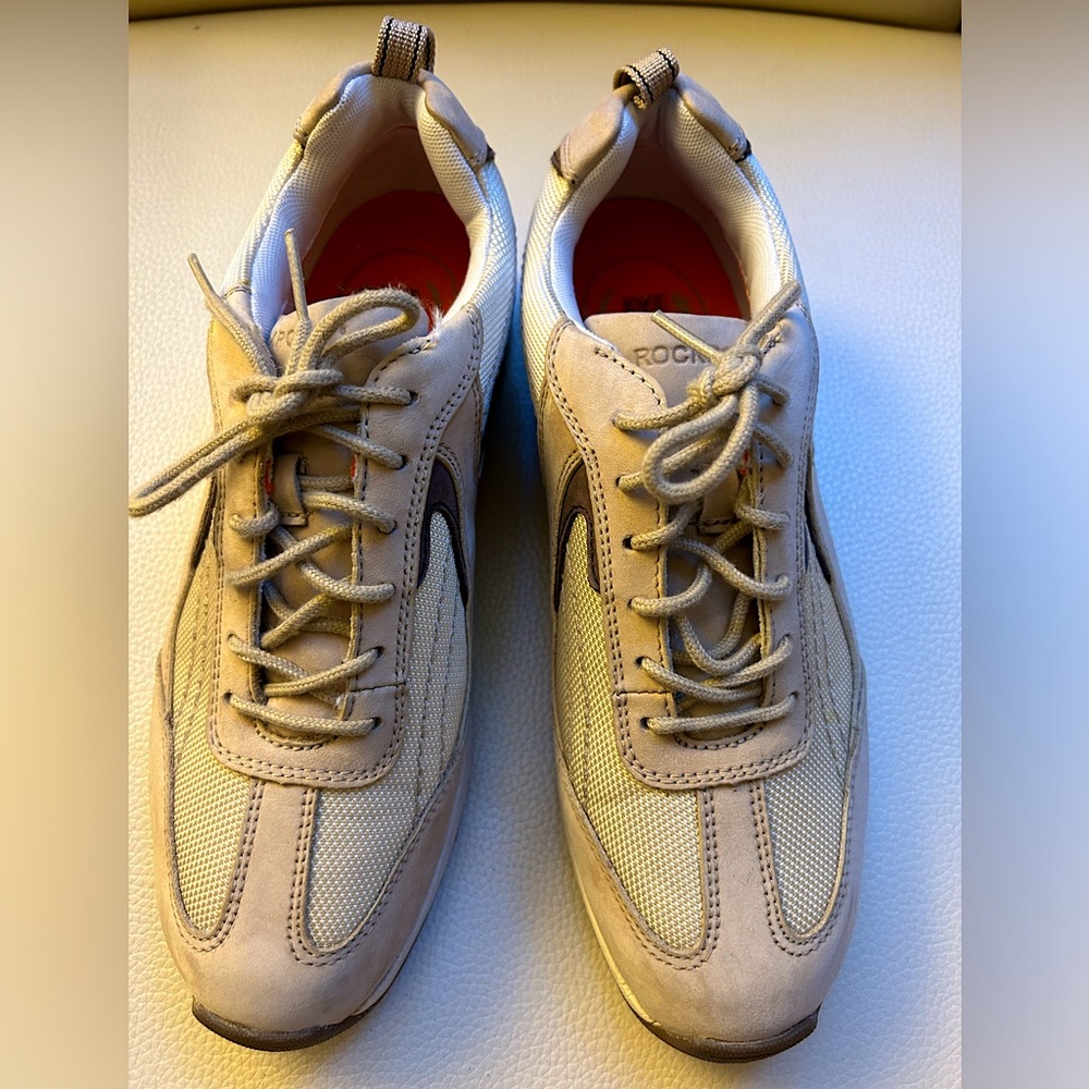 EUC women’s Rockport waterproof sneakers Sz 7.5 beige tan